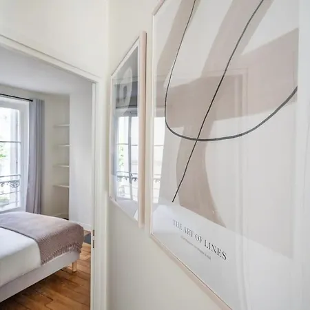 3 Two Bedrooms Champs Elysees Arc De Triomphe Ac アパート パリ